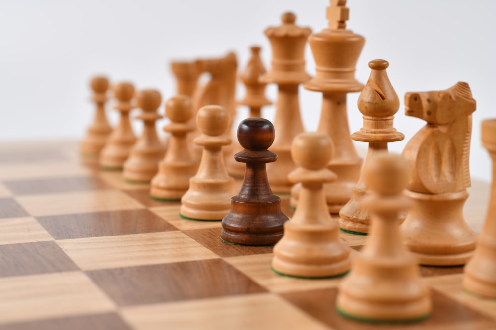 Fotografía de enfoque selectivo de piezas de ajedrez