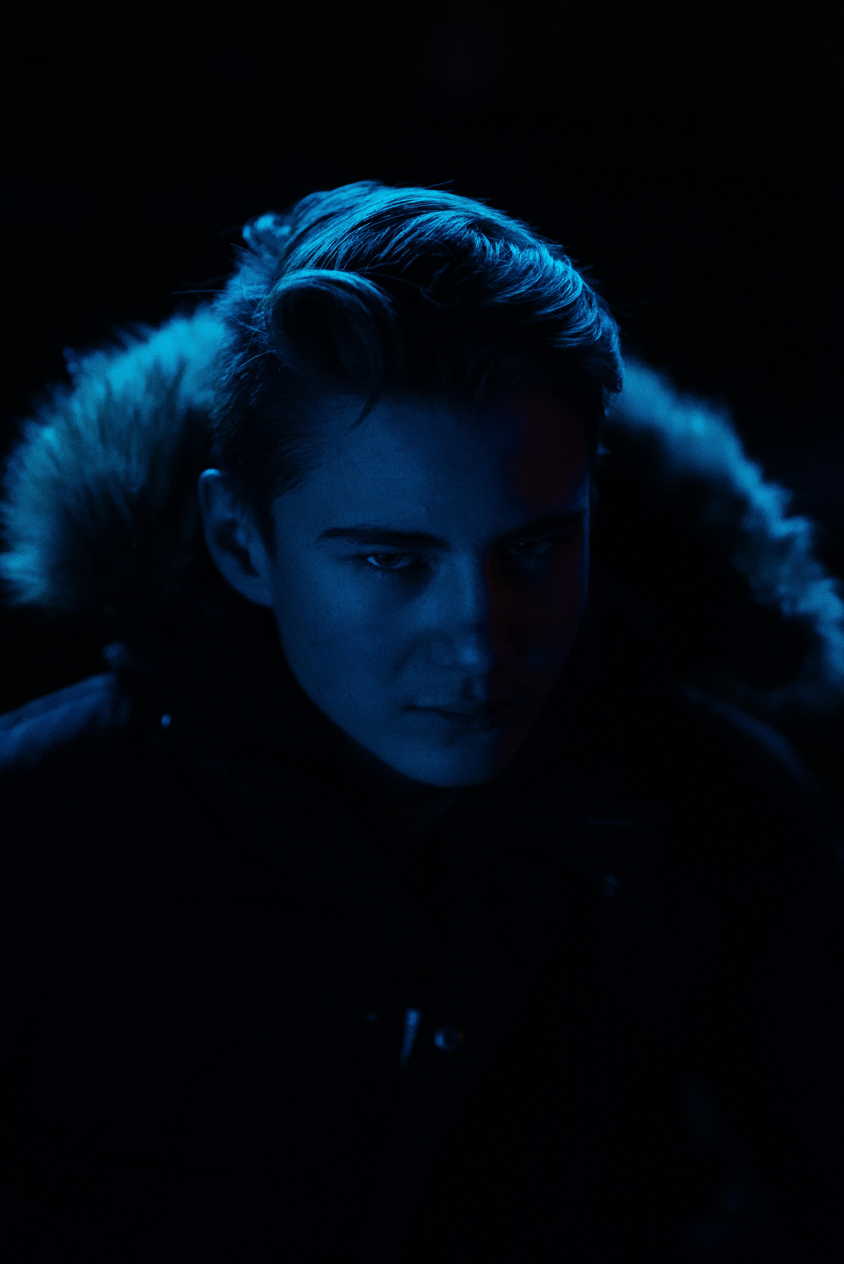 Mann trägt Parka-Jacke