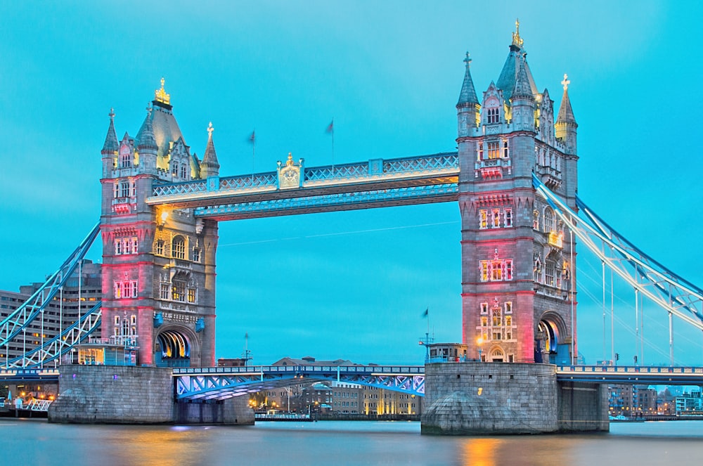 Tower Bridge, Londres