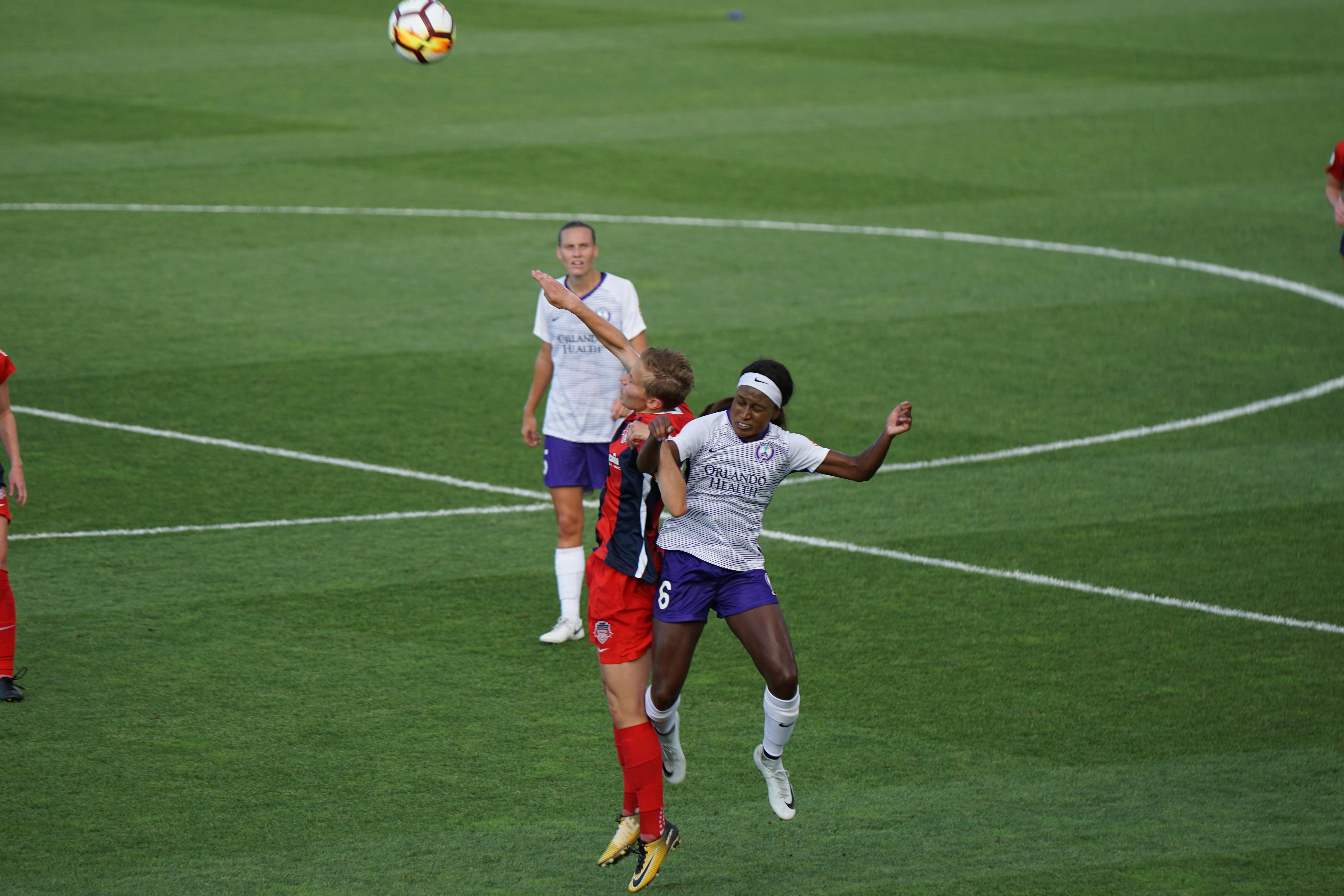 Chioma Ubogagu and Rebecca Quinn battle it out