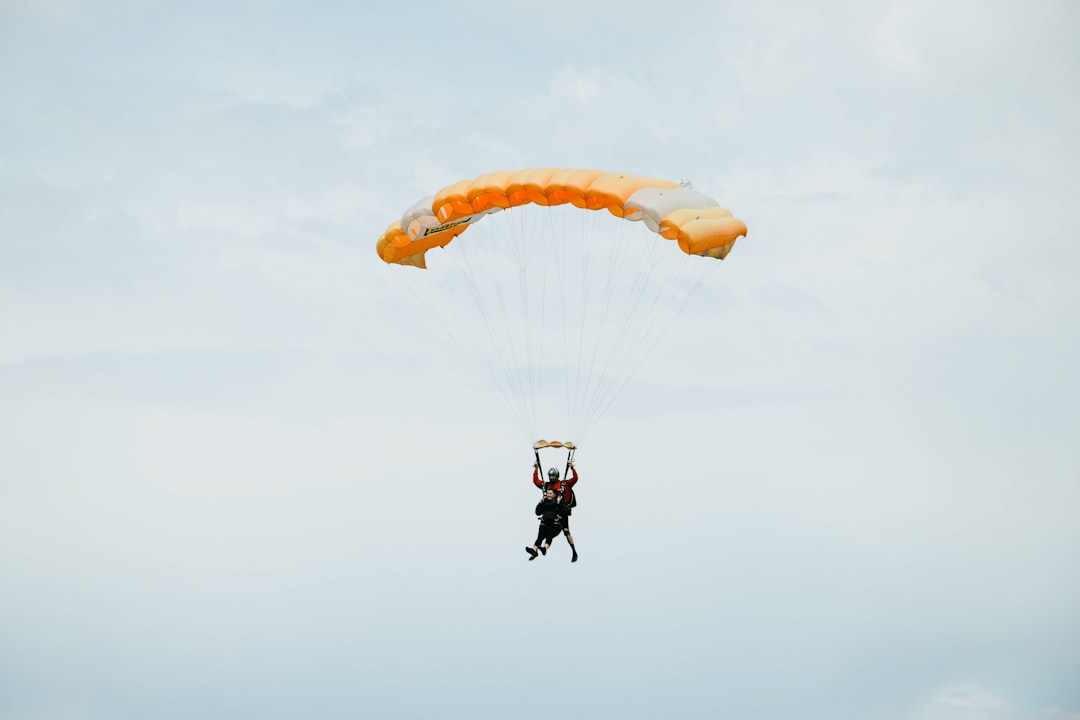 Saut en parachute à Lyon : où en en faire ?