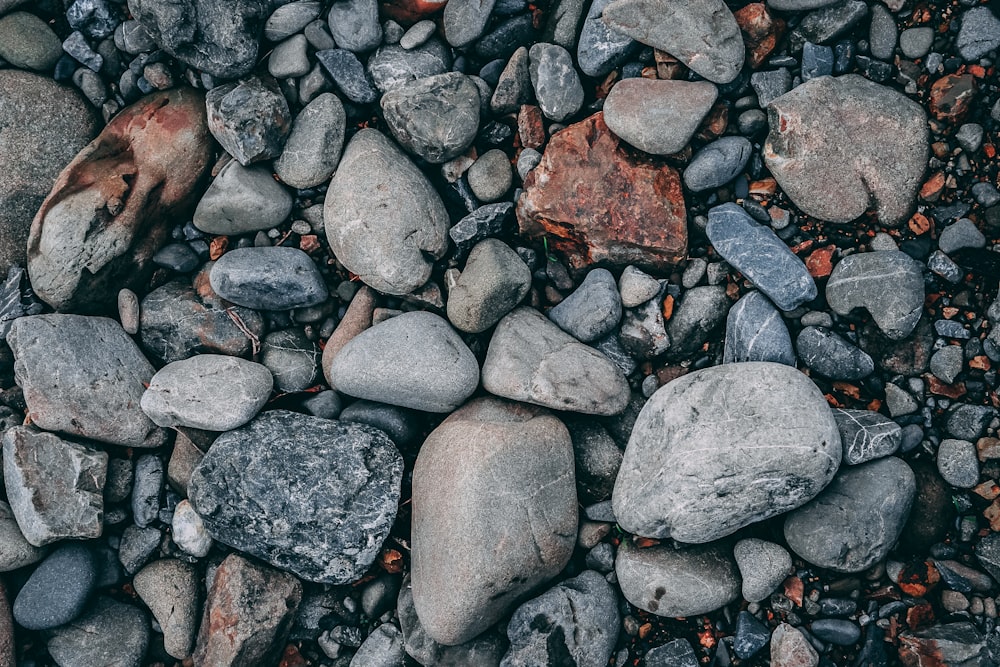 Photographie à plat de pierres