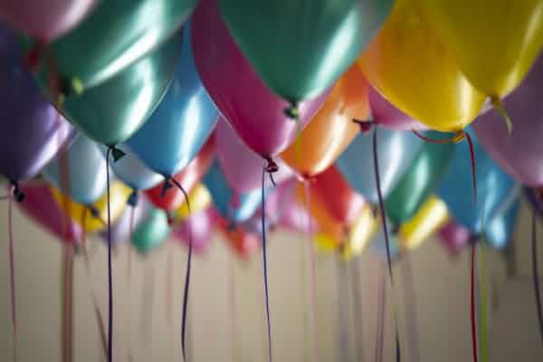 חגיגת "יום הולדת הפתעה" בגיל הביניים בישראל