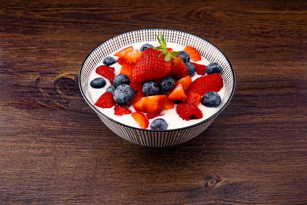strawberry and blackberry yogurt for gut health
