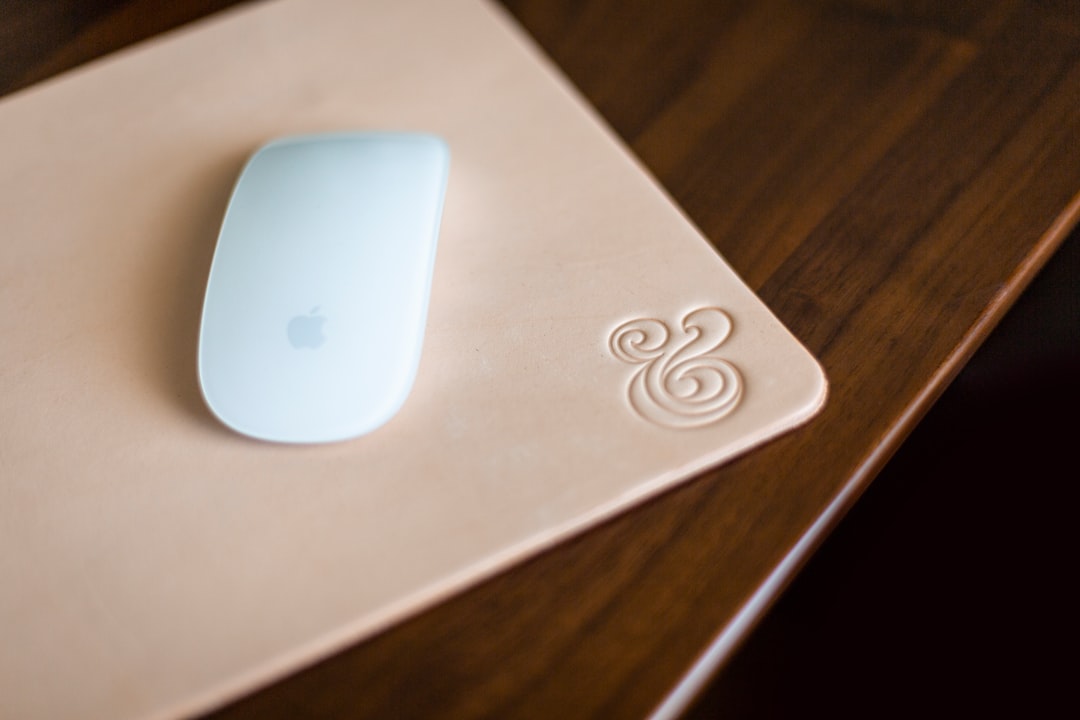 Magic Mouse on mat