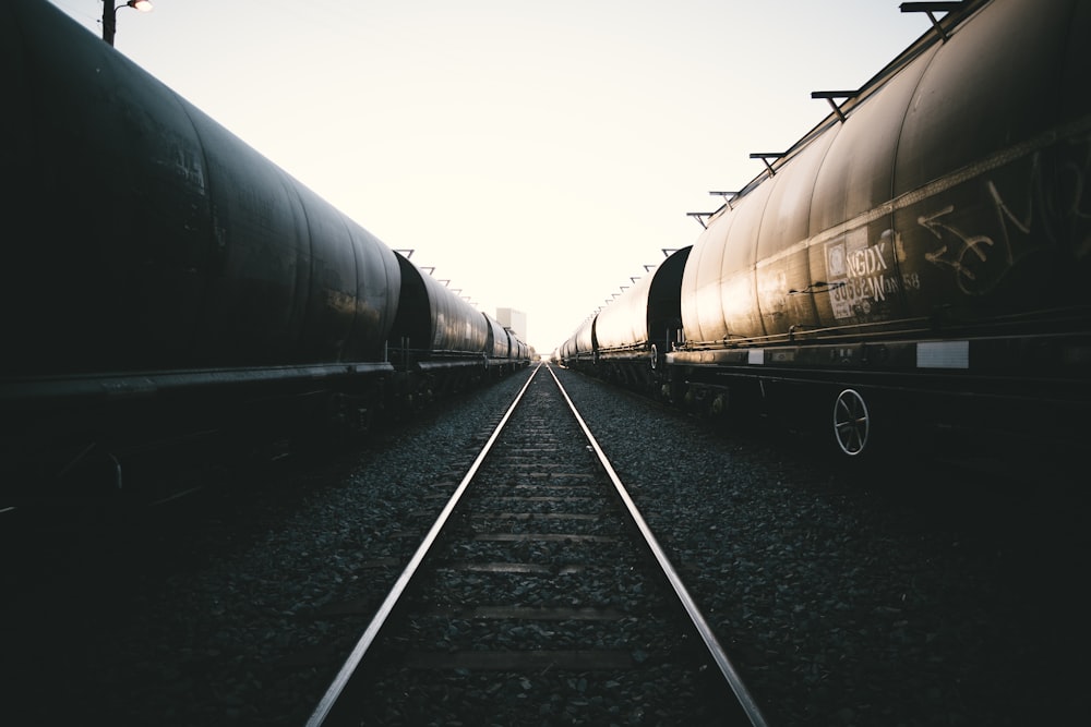 fotografia de paisagem do trem ferroviário