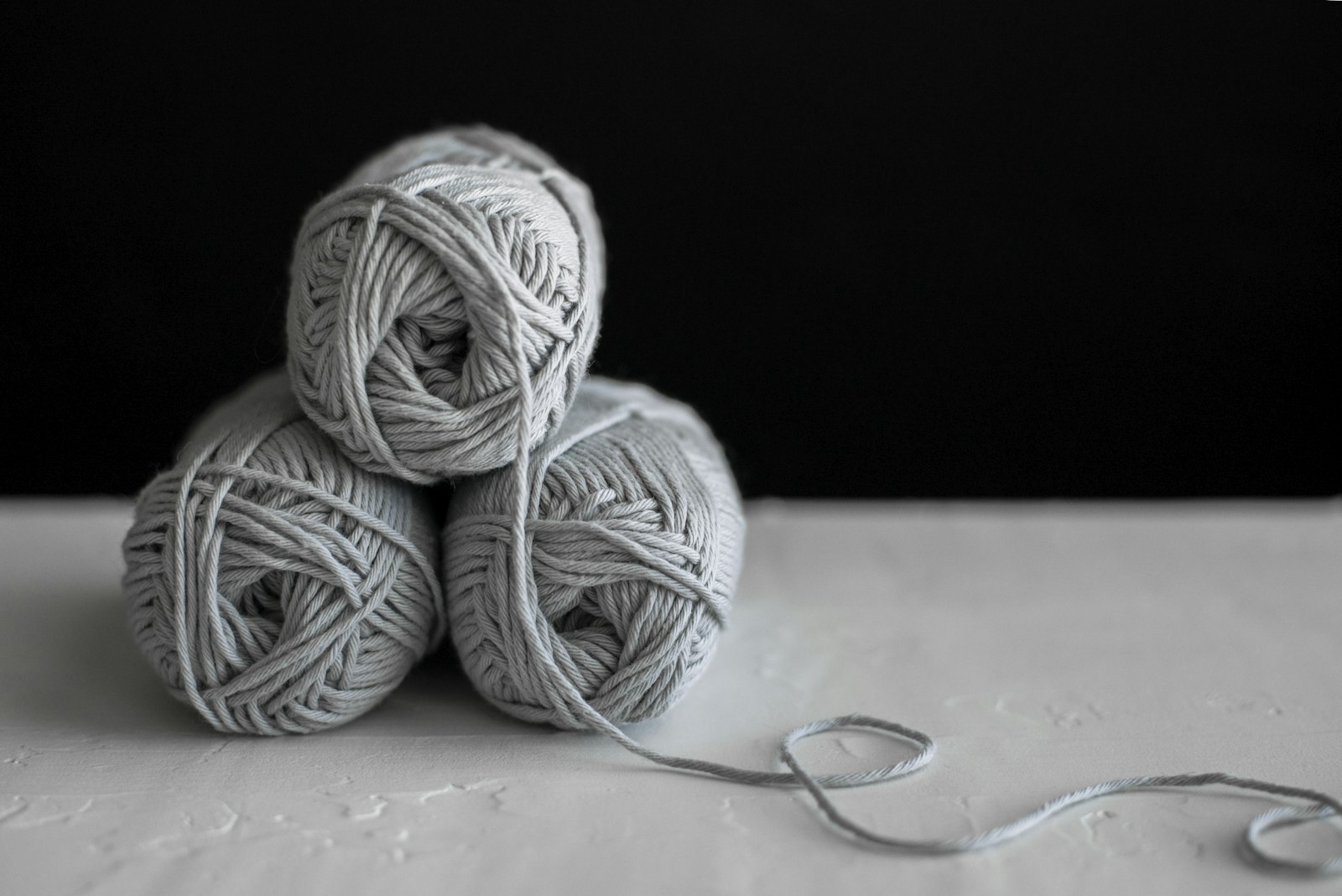 Nikon D800 + Nikon AF-S Nikkor 50mm F1.8G sample photo. Three yarns on table photography