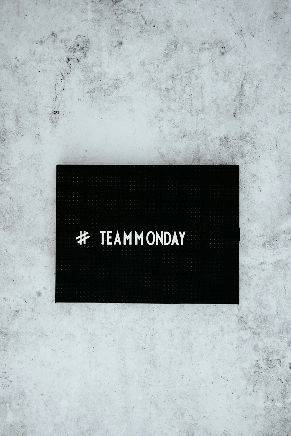 #team Sovrapposizione di testo del lunedì su sfondo nero