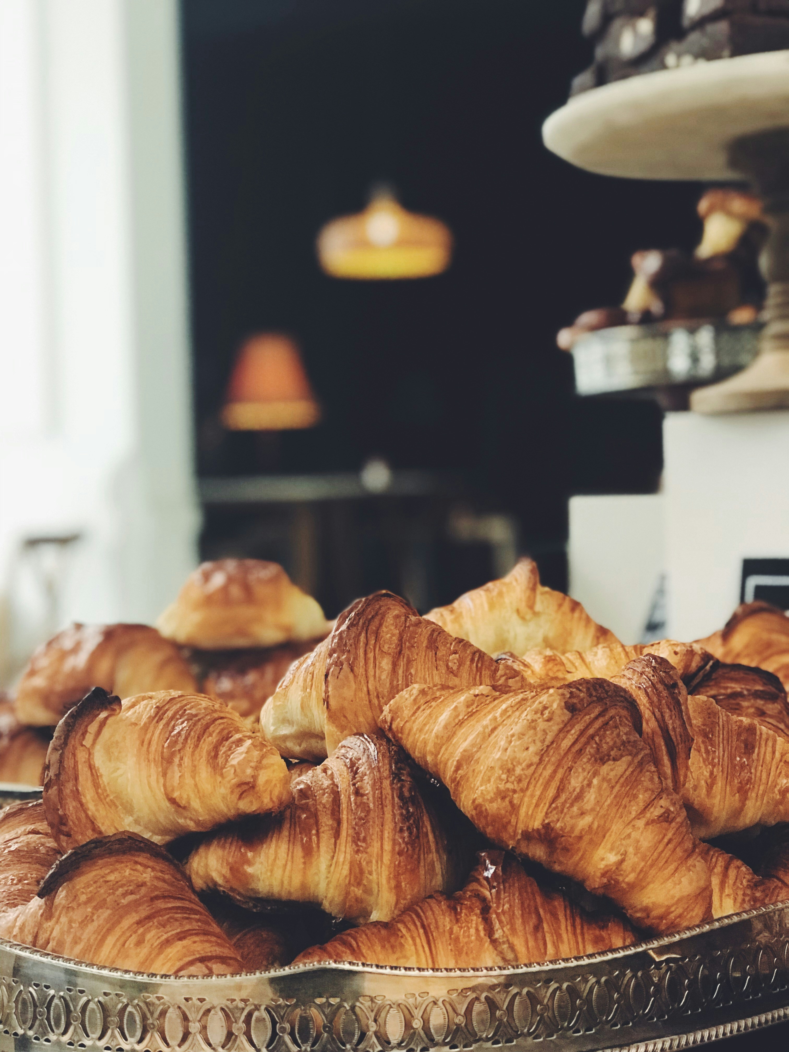 The Gentle Art of Micro-Connecting: Nurturing Relationships in Bite-Sized Moments