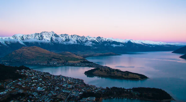 Queenstown and Lake Wakatipu beneath the mountains