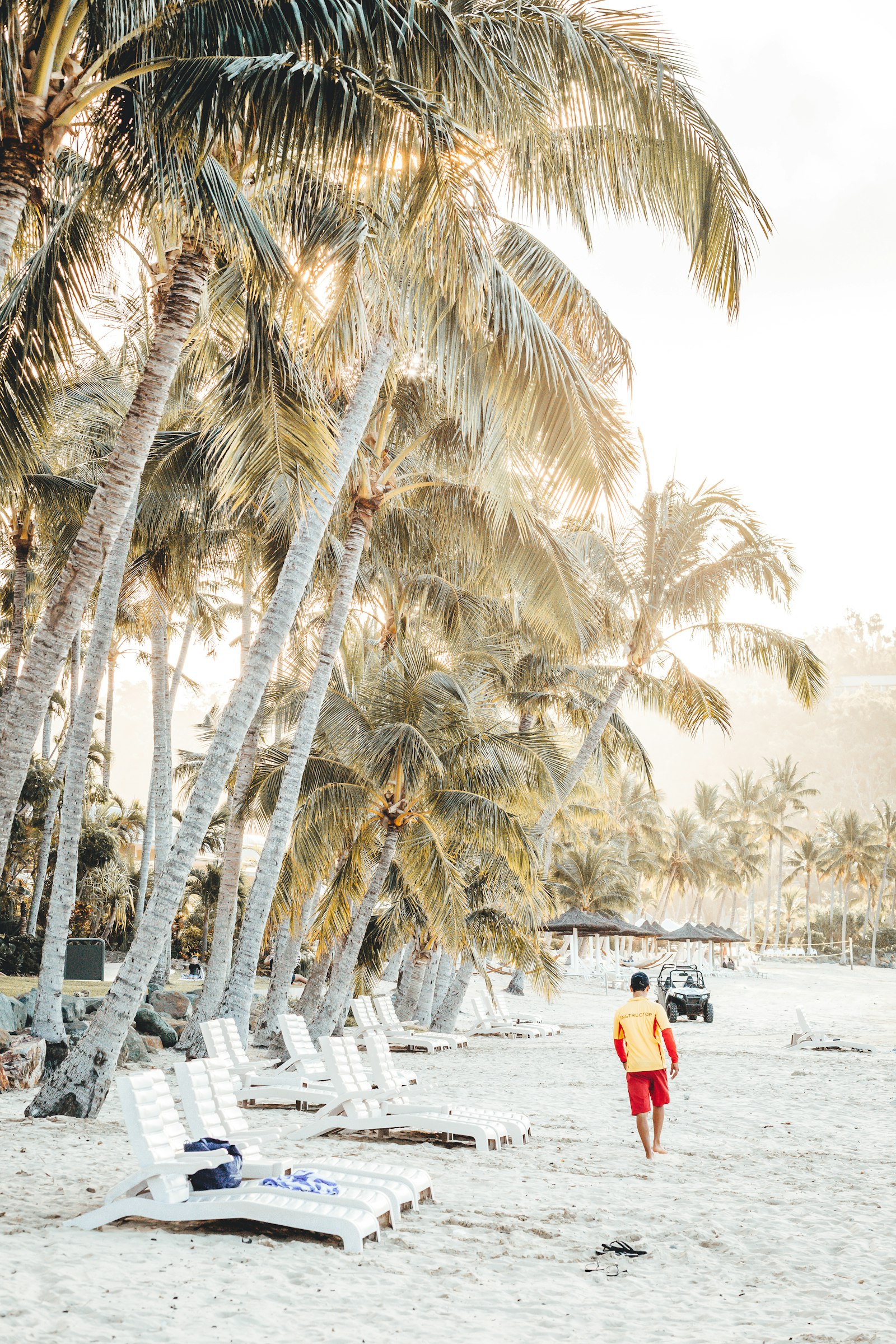 Canon EOS 5D Mark II + Canon EF 85mm F1.8 USM sample photo. Person walking on sea photography