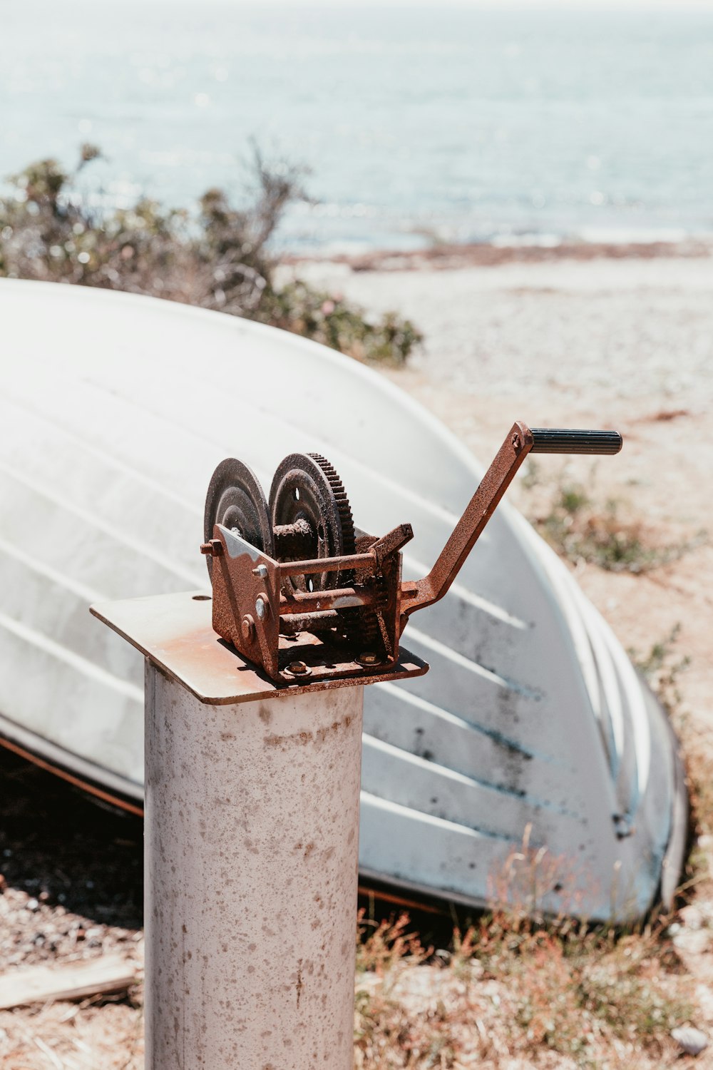 Hand crank grinder photo – Free Beach Image on Unsplash