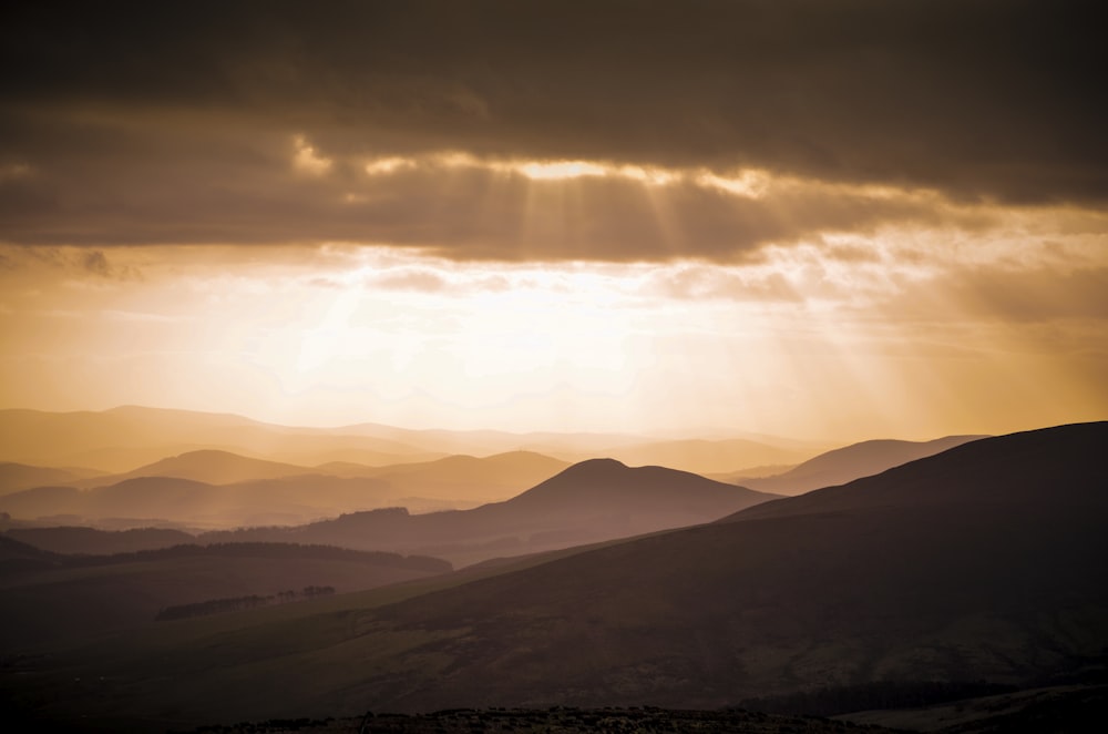 Silhouette der Berge