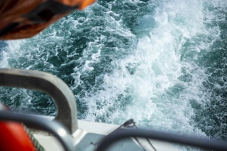 close up photography of moving water at daytime