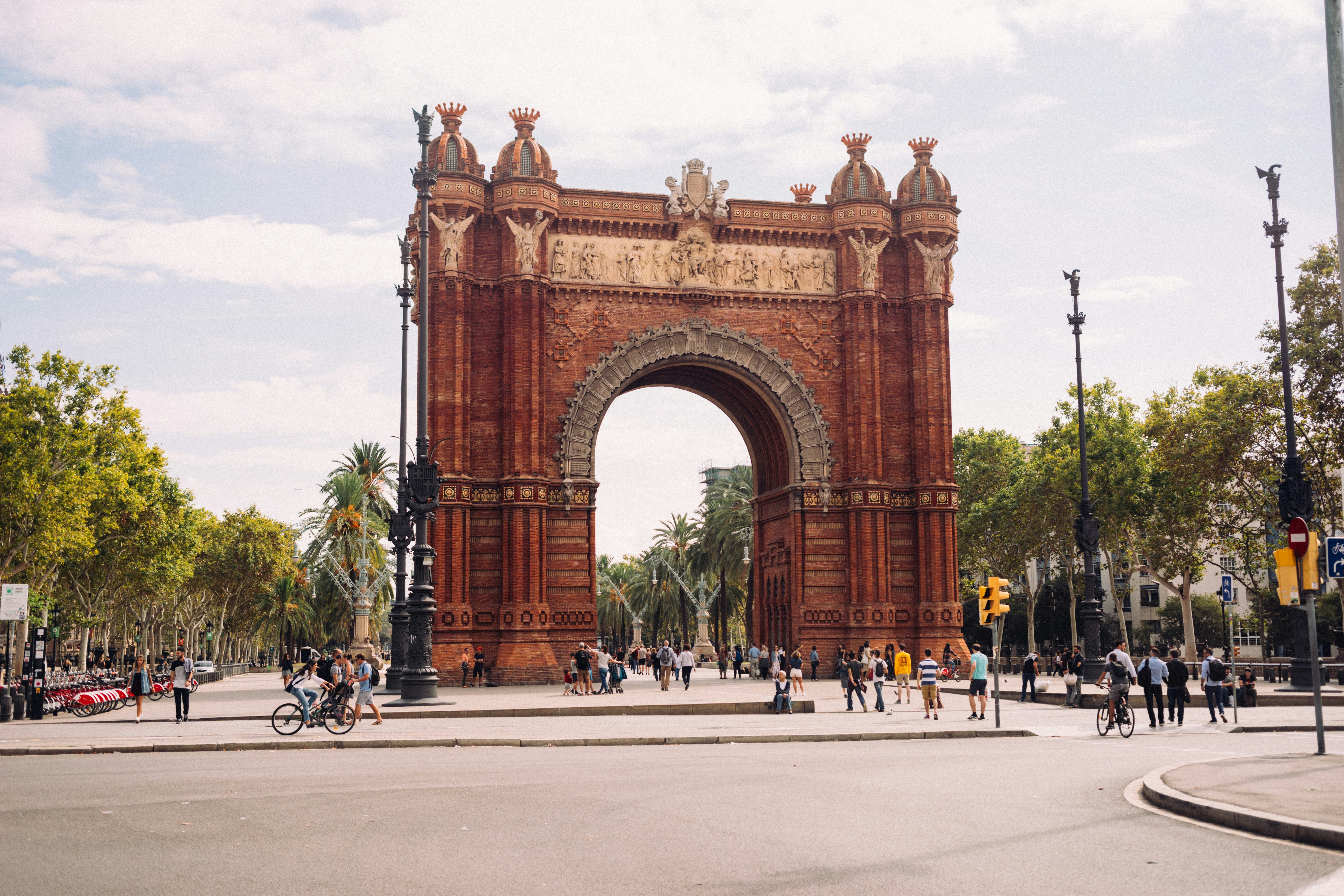 Триумфальная арка в барселоне