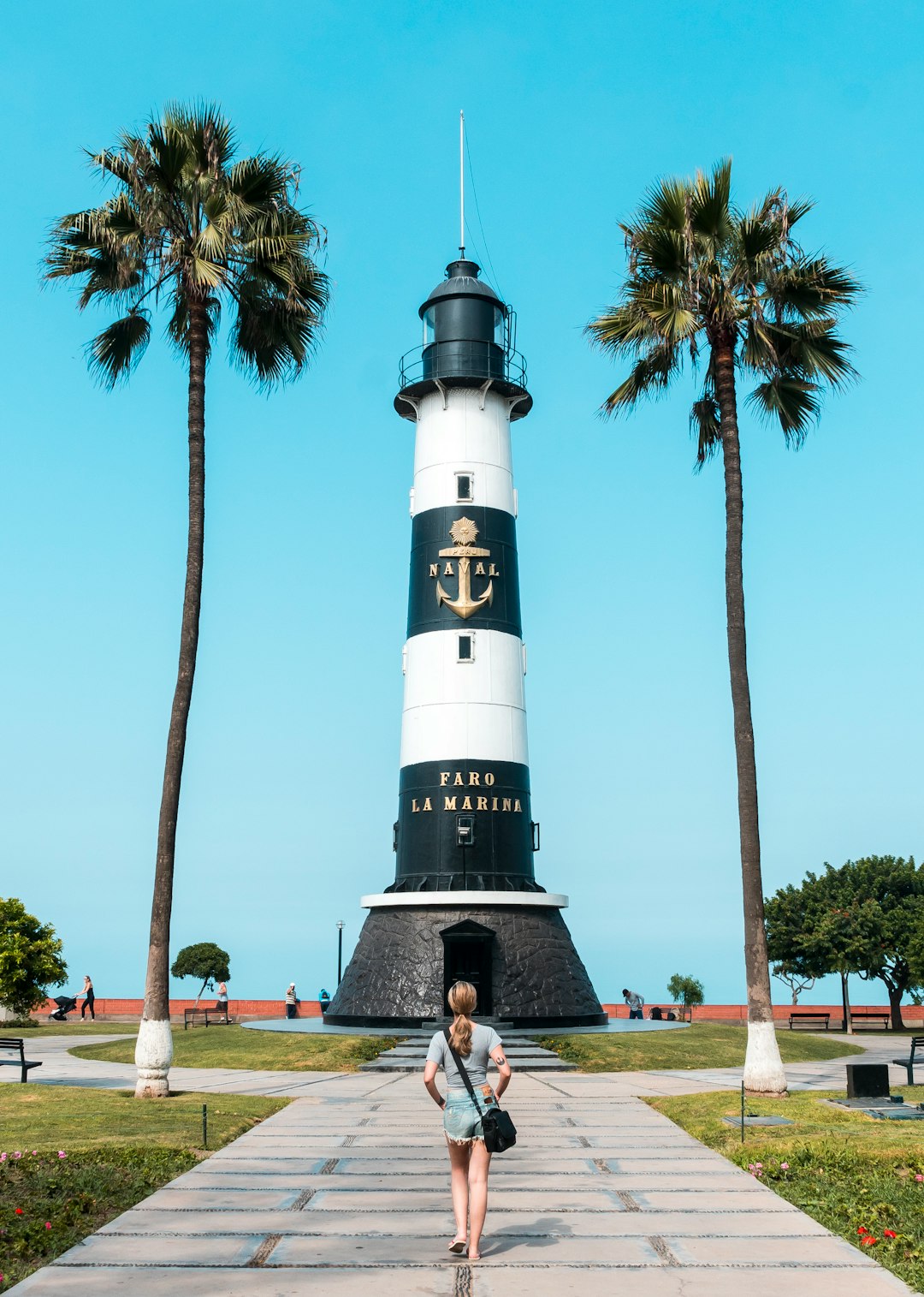 white and black lighthouse