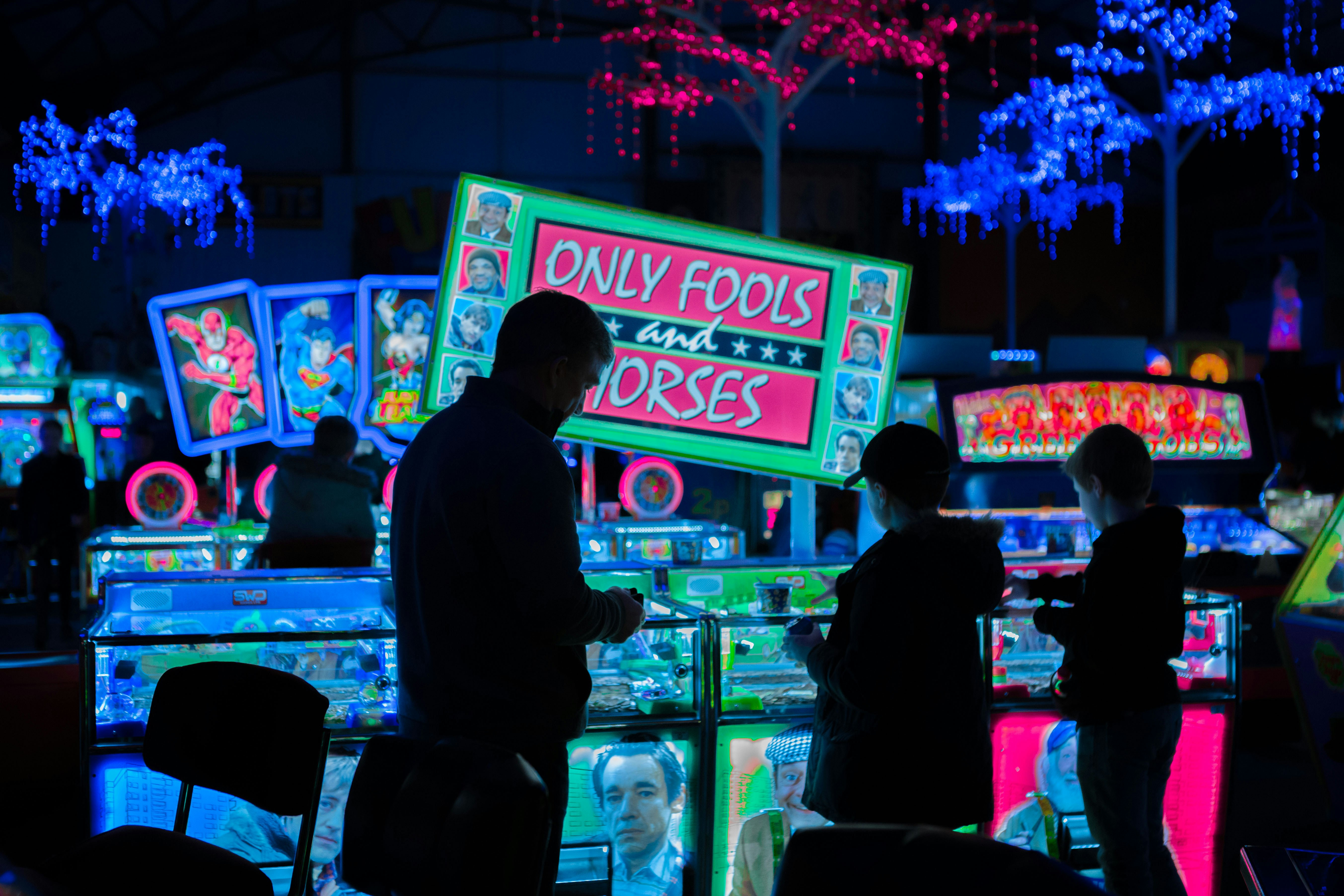 Whilst in an arcade in Liverpool, it’s always a good idea to whip out the camera and take a couple of quick snaps for some street photography style practice. Silhouettes are cool.