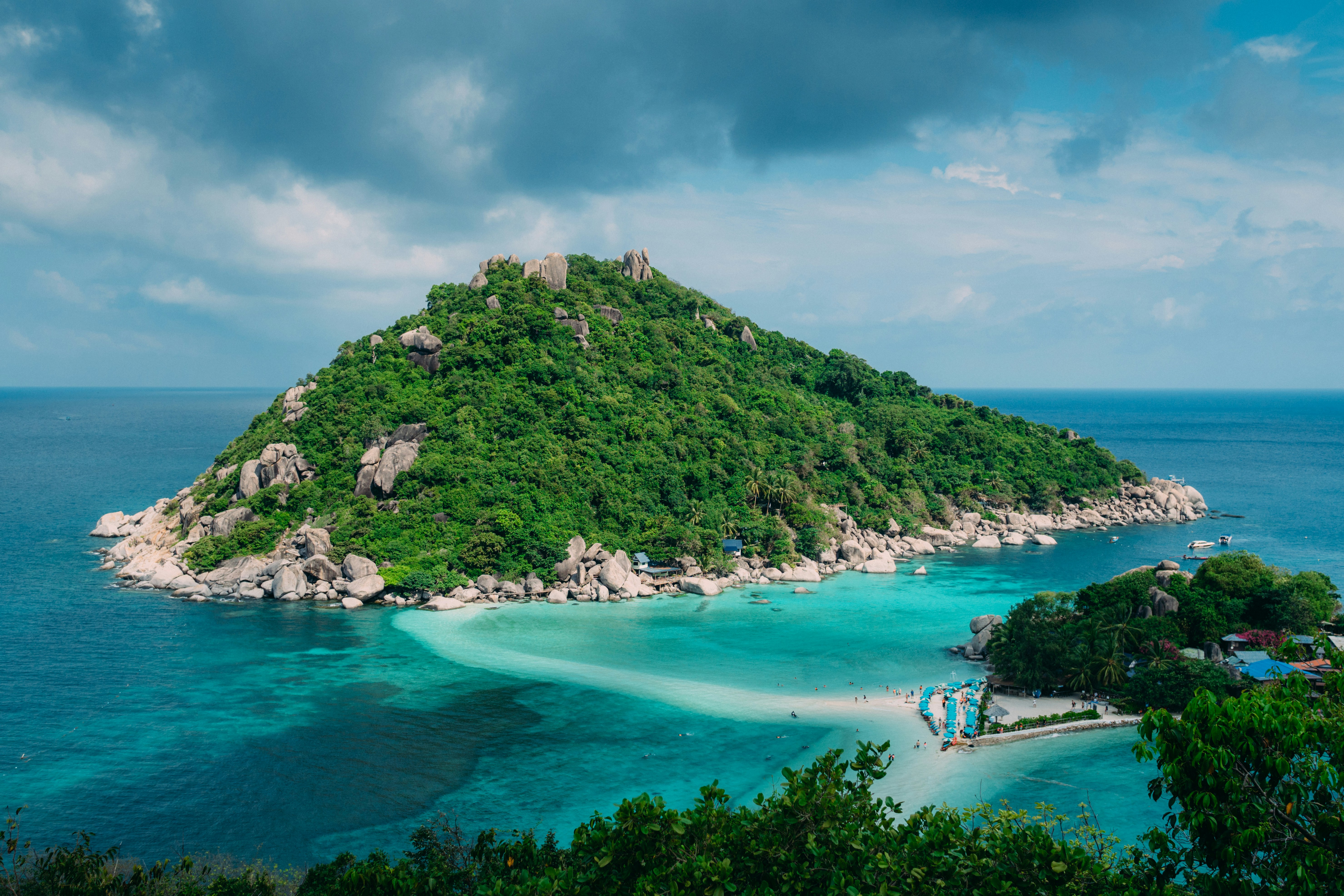 A Day Trip to Koh Nang Yuan Island, Koh Tao, Thailand
