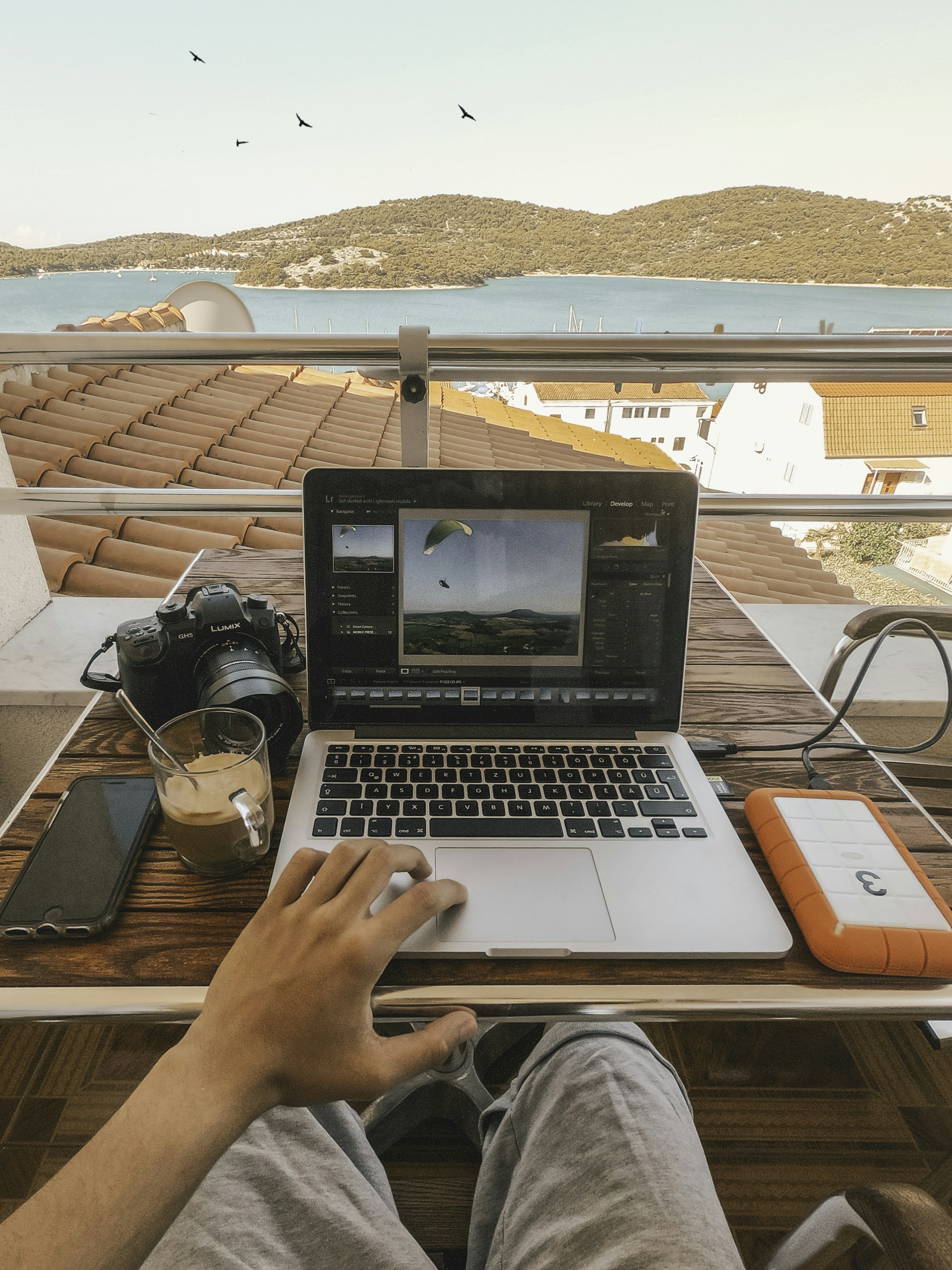 10 herramientas esenciales para operaciones empresariales remotas