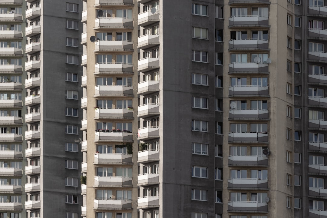 gray concrete apartment complex