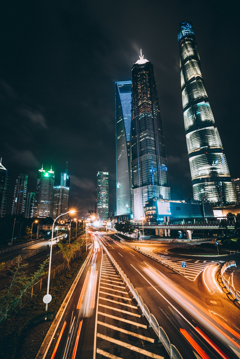 fotografia in lasso di tempo del World Trade Center di Shanghai