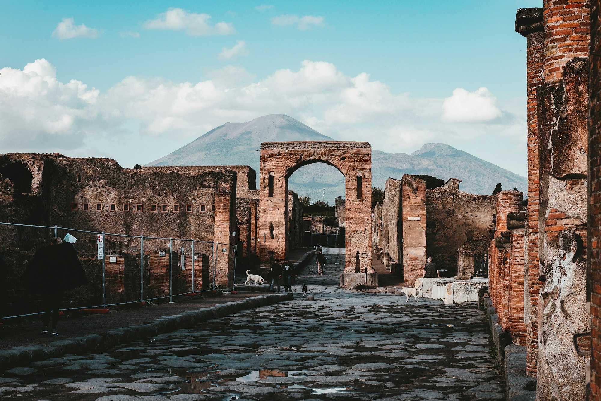 Back in November 2016, my Fiancée and I headed to the Pompeii Excavation Site. I had been here when I was 15, back in 2005, but they’ve opened up SO MUCH more of the site since - I wasn’t prepared for the huge walk around the site haha, very warm day too. I’ve used one of Annie Spratt’s presets to give this photo a bit of extra depth, looks pretty good I think!