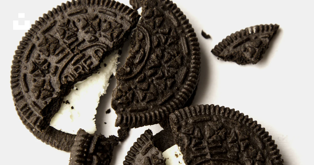 Exploding Oreo Cookies Cracked Oreo cookies photo – Free Food Image on Unsplash