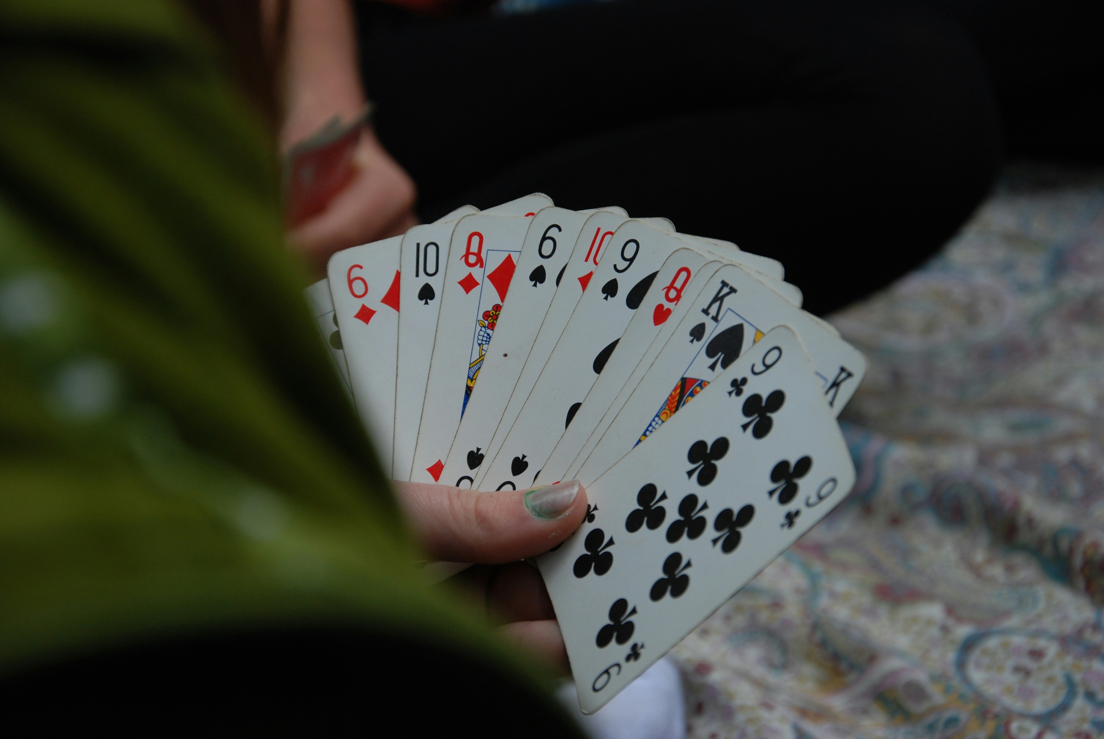 4 jogos de cartas para jogar sozinho e acabar com o tédio