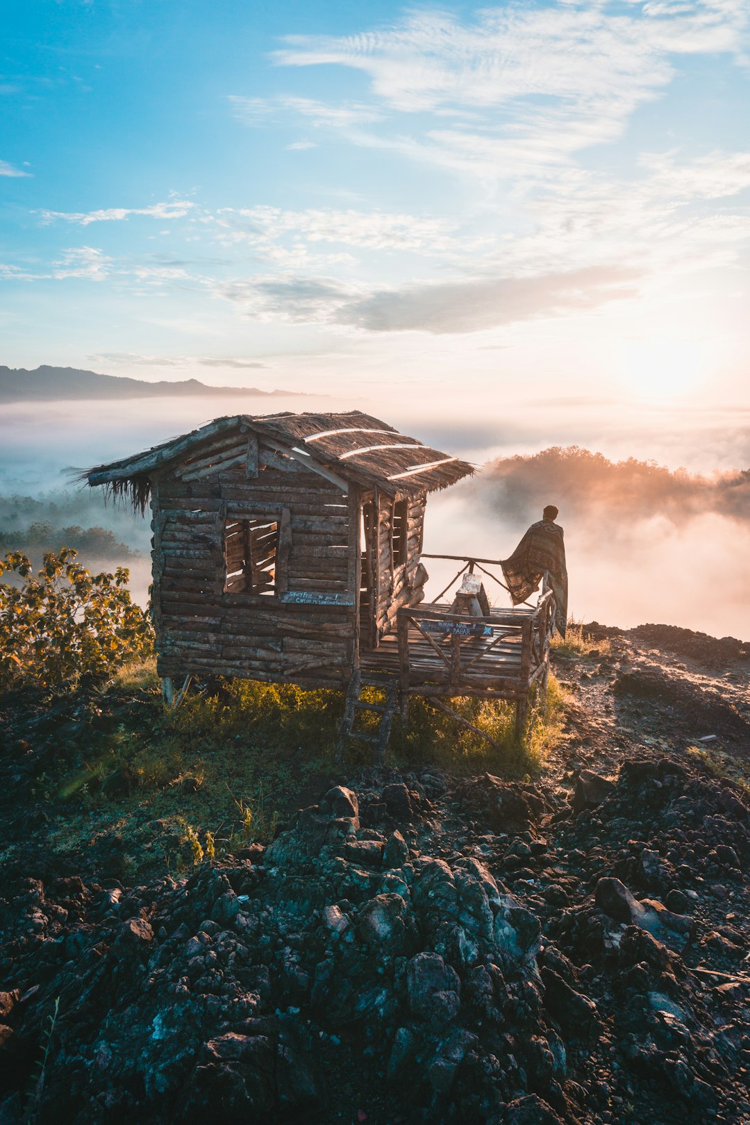 travelers stories about Log cabin in Gunung Ireng Srumbung, Indonesia