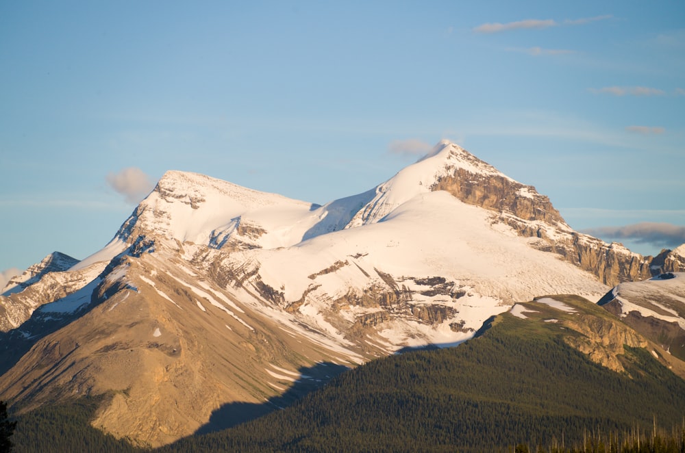 brown rocky mountain