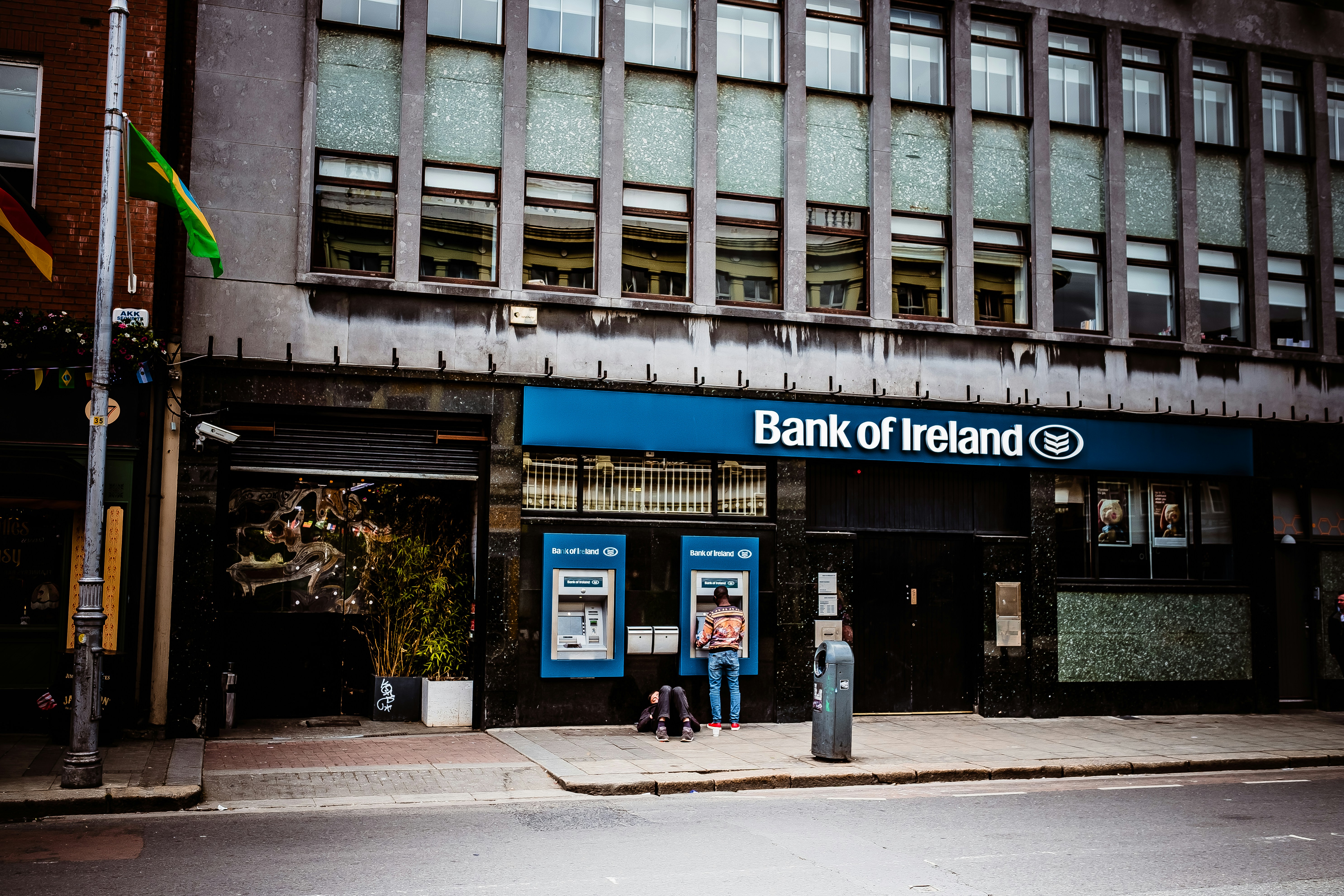 bank bán felesége