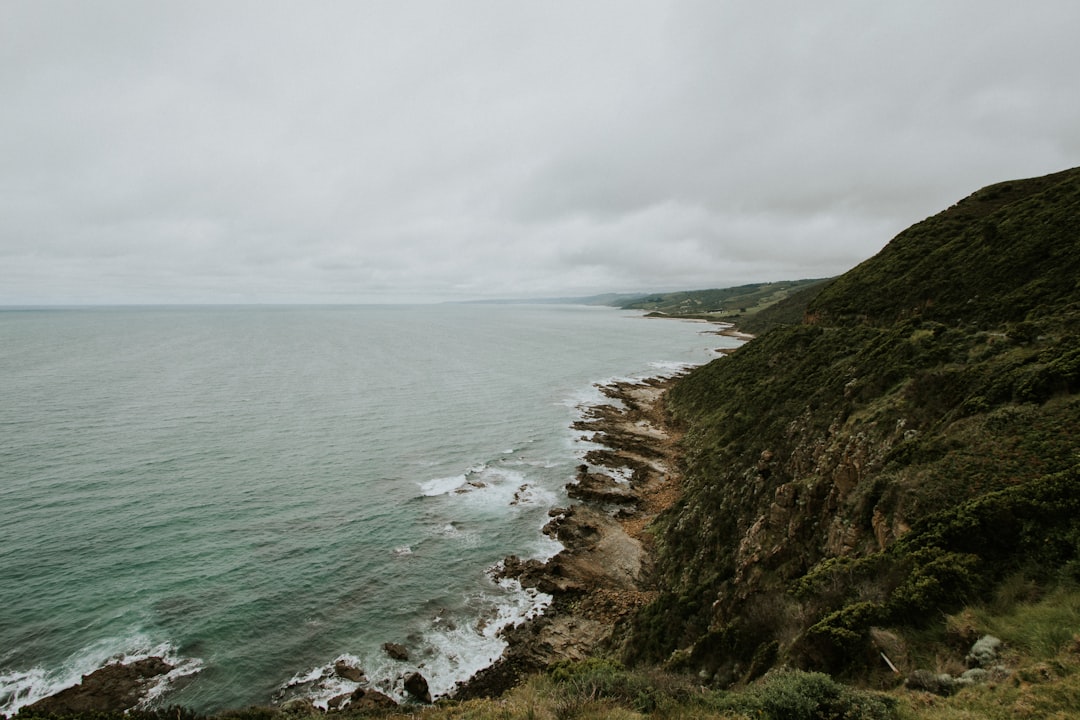 travelers stories about Cliff in Great Ocean Road, Australia