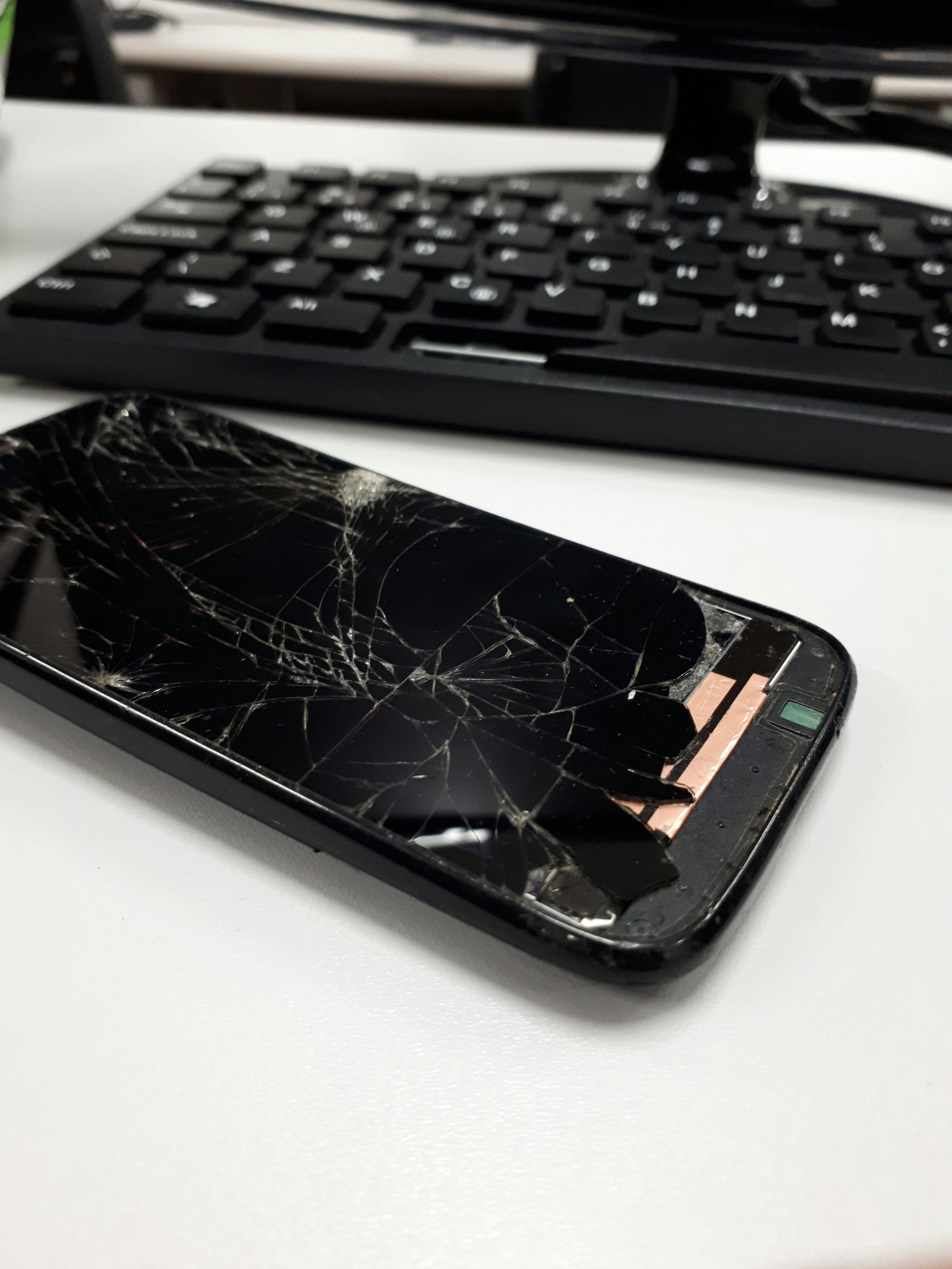 Sell Your Broken iPhone Today