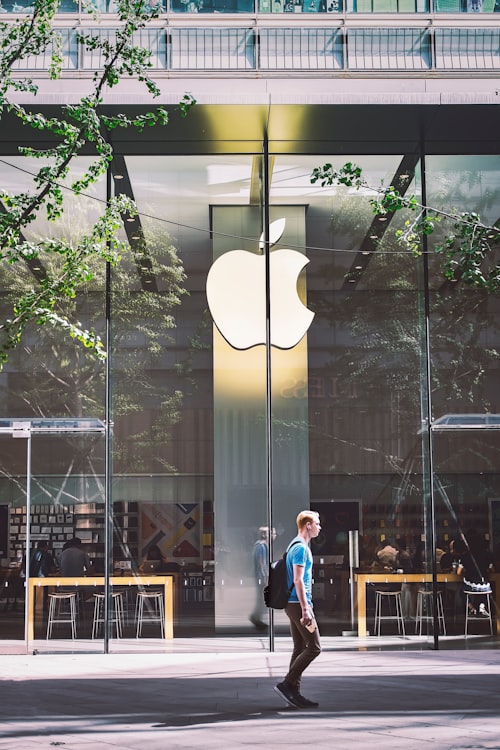 Apple çalışanı, tacize karşı durduktan sonra kovulduğunu söyledi
