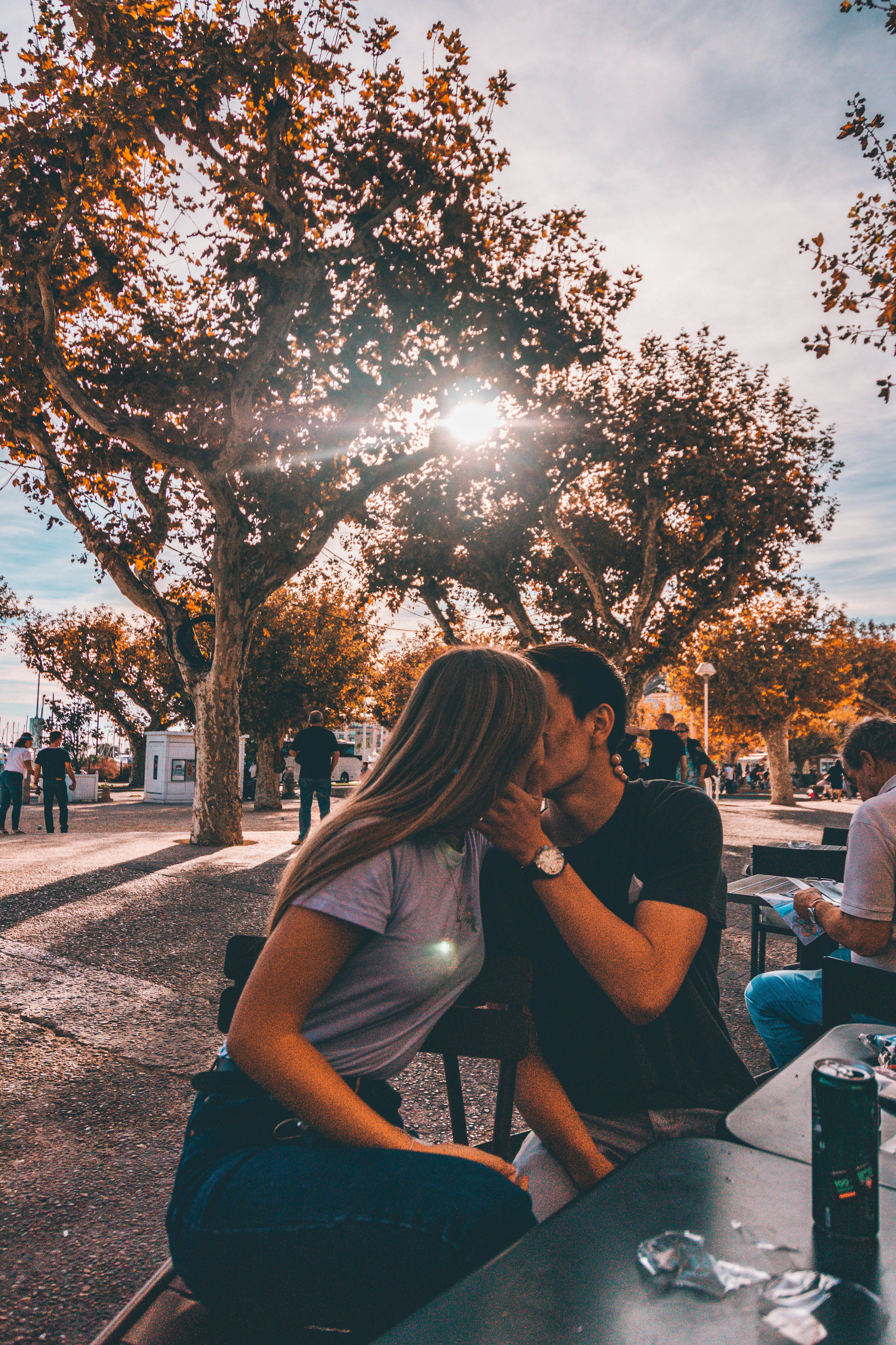 Are There Common Mistakes to Avoid when Trying to Get a Girlfriend?