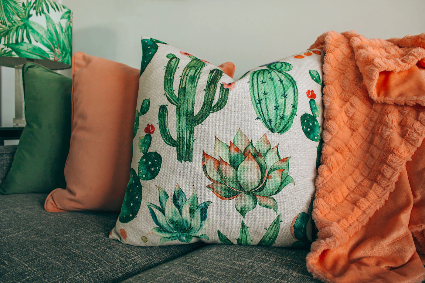Digital Printing vs Screen Printing for Cushion Covers and Home Furnishing