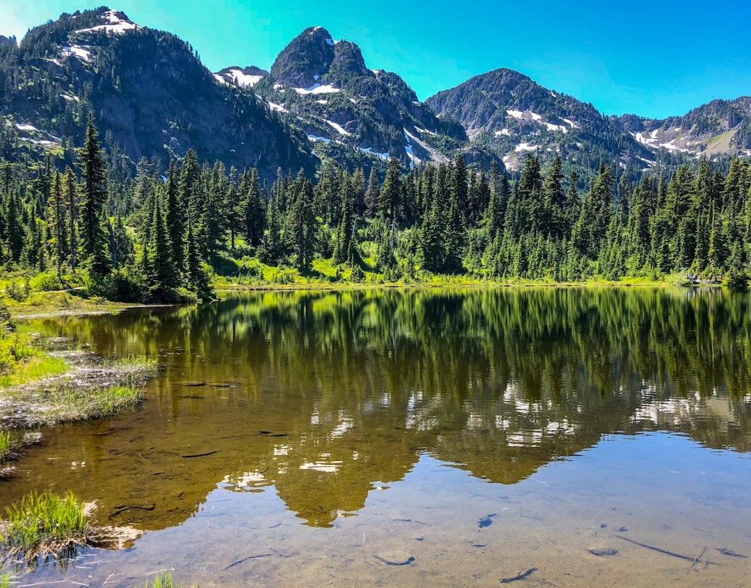 travelers stories about Mountain range in Mount Baker, United States