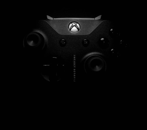 gray Xbox One game controller