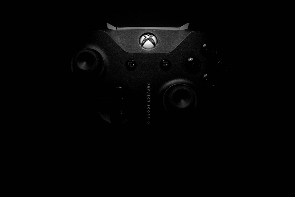 gray Xbox One game controller