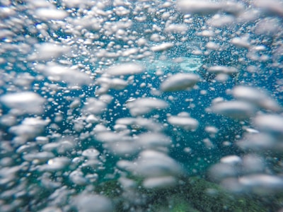bubbles underwater photography