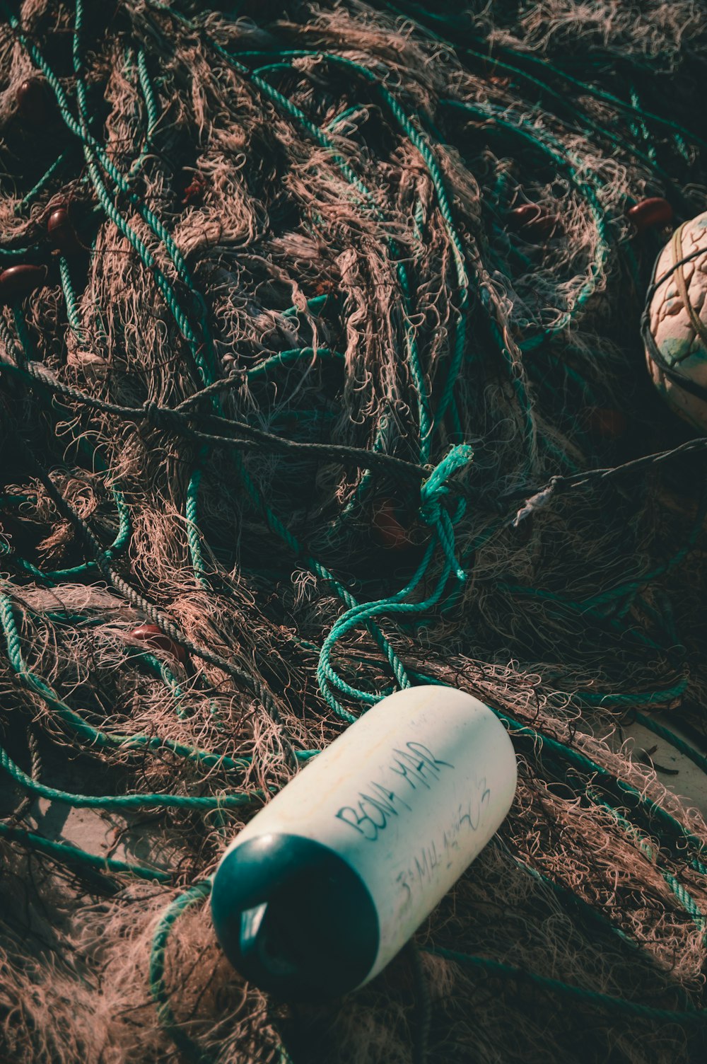 close photo of brown fishing net