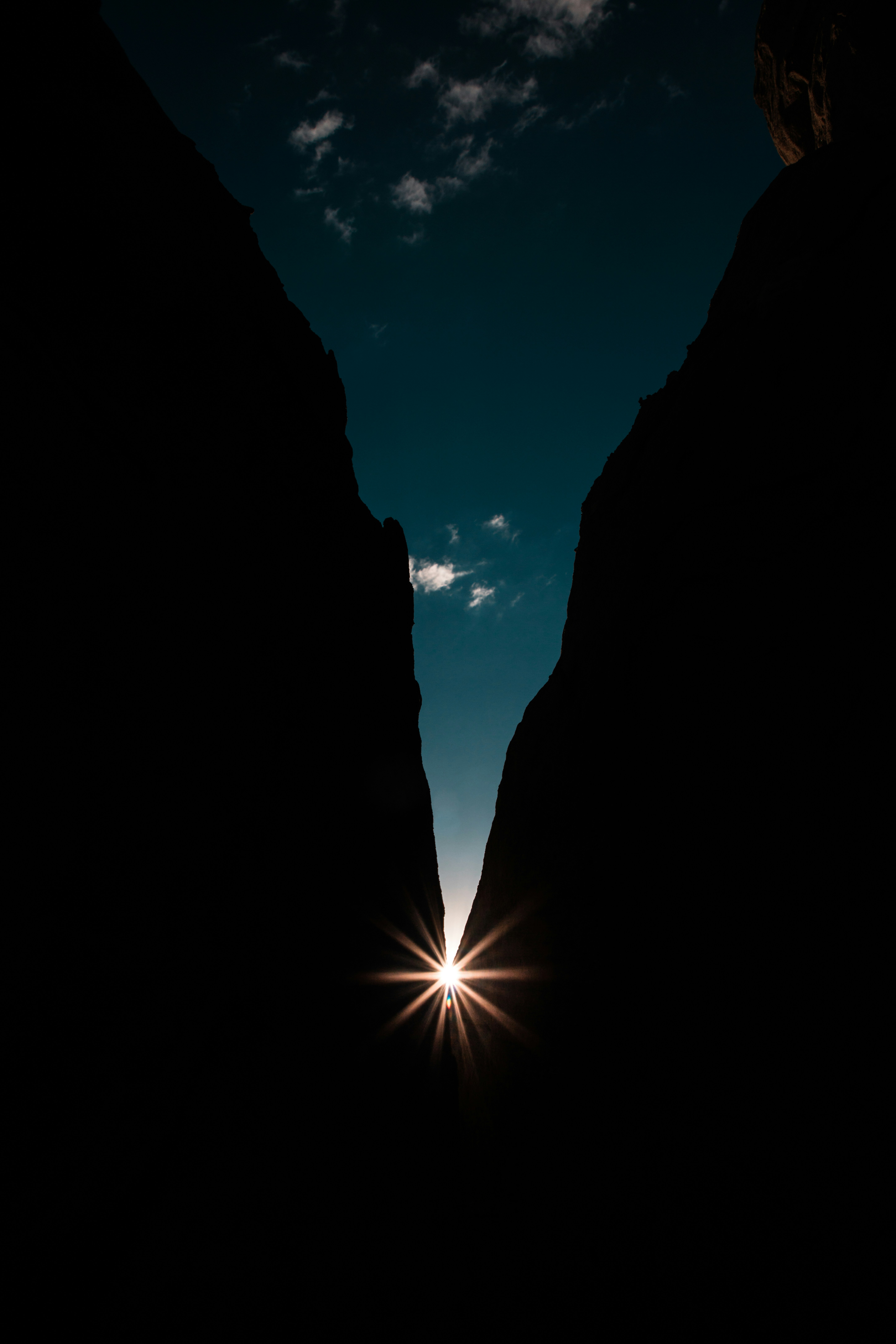 Sun V - Patrick Hendry