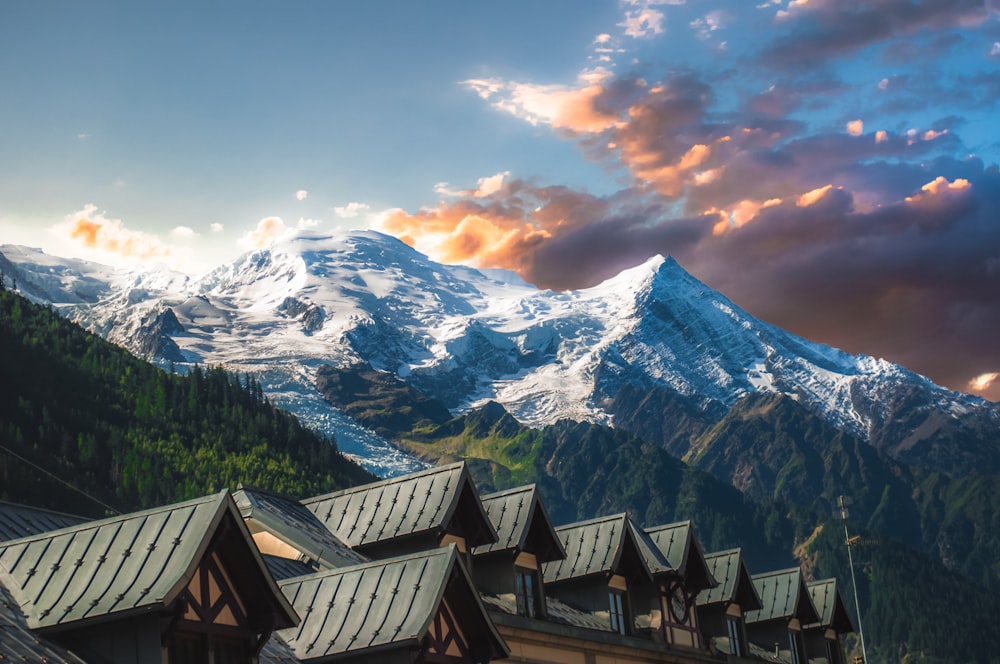 houses and mountain