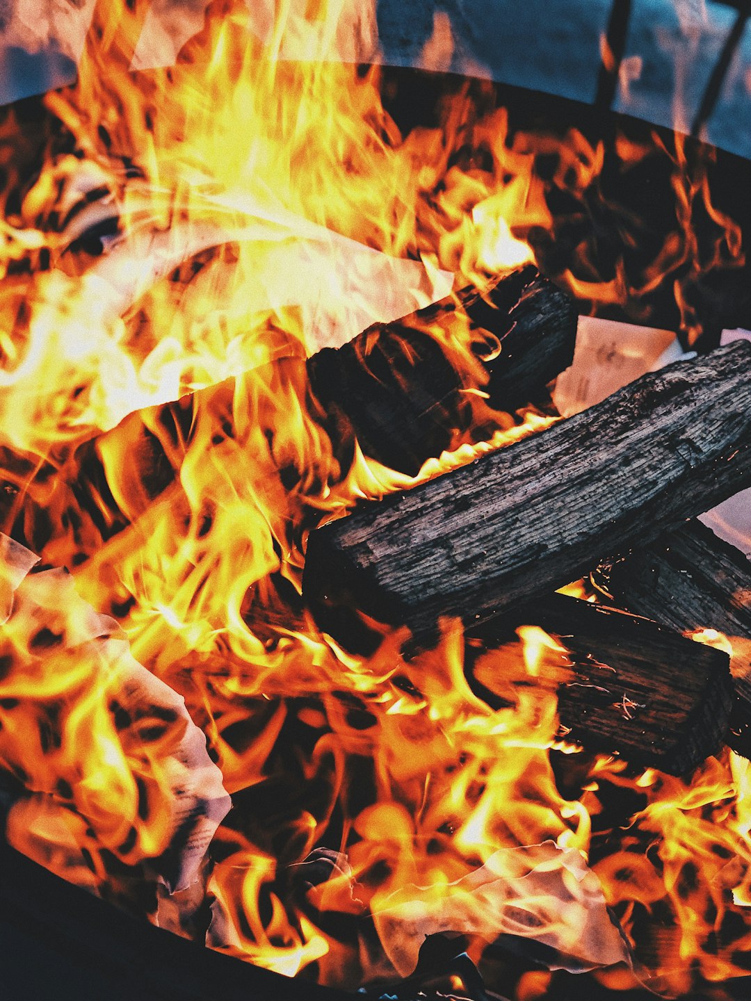 Температура костра на дровах. Дрова огонь тепло. Плитка для природы на дровах. Fire in Heat цена.
