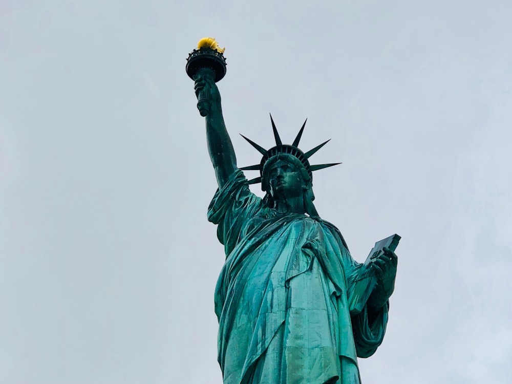 foto de la Estatua de la Libertad durante el día