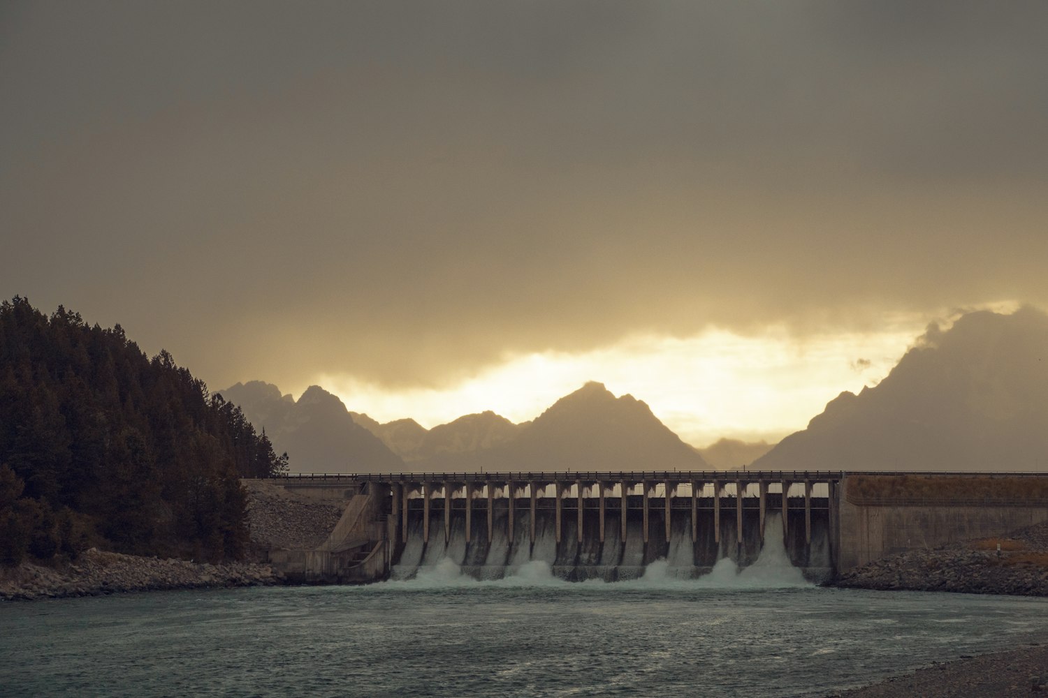 An Idaho Congressman Aims to Dump Dams