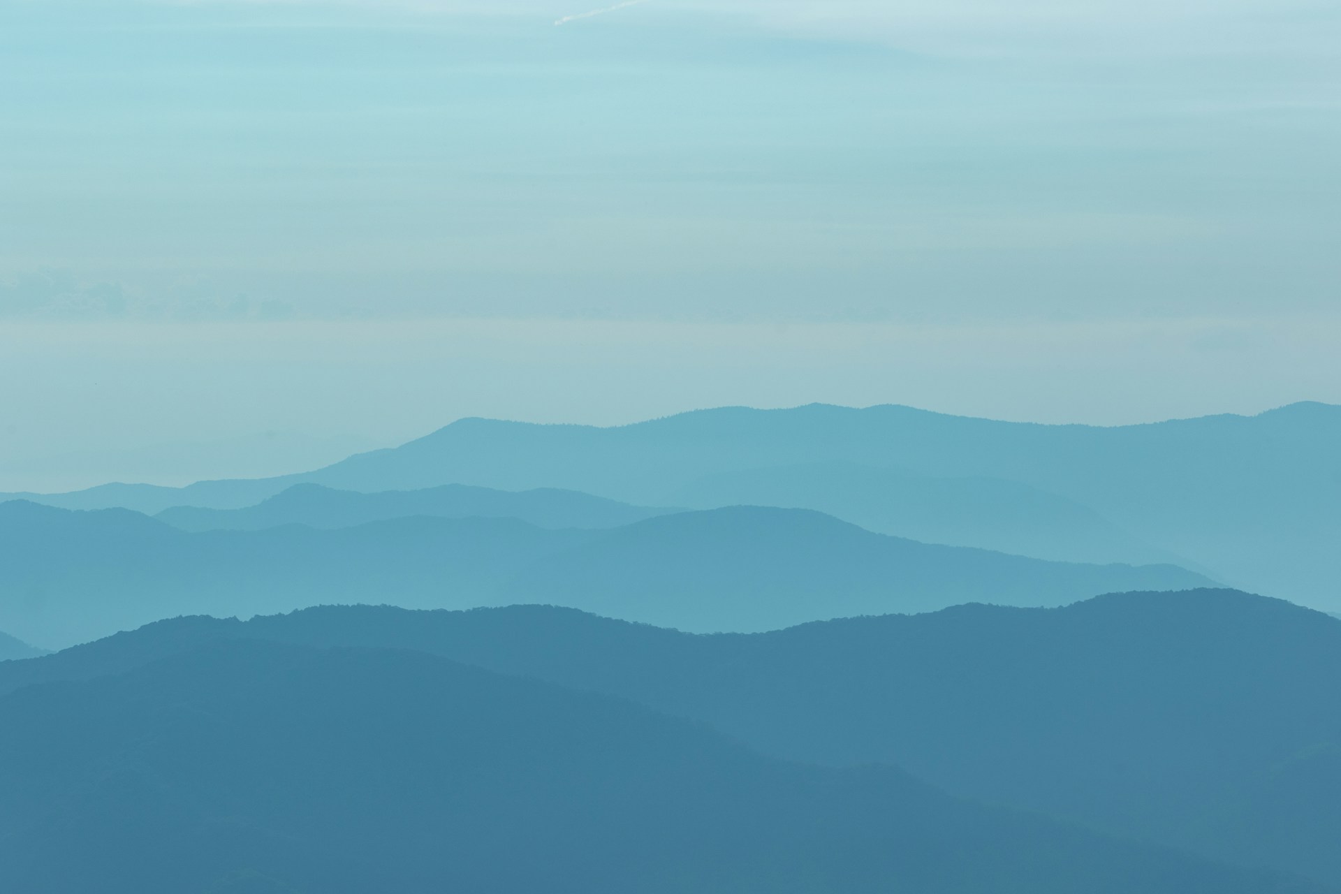 mountain at daytime