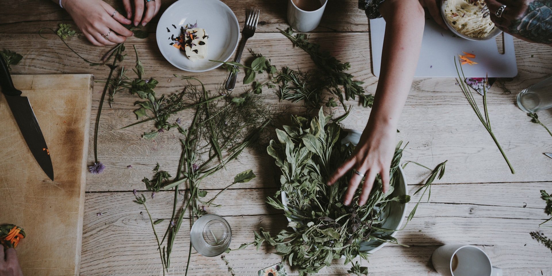 Cover Image for Preserving the Abundance: How to Dry and Store your Herbs