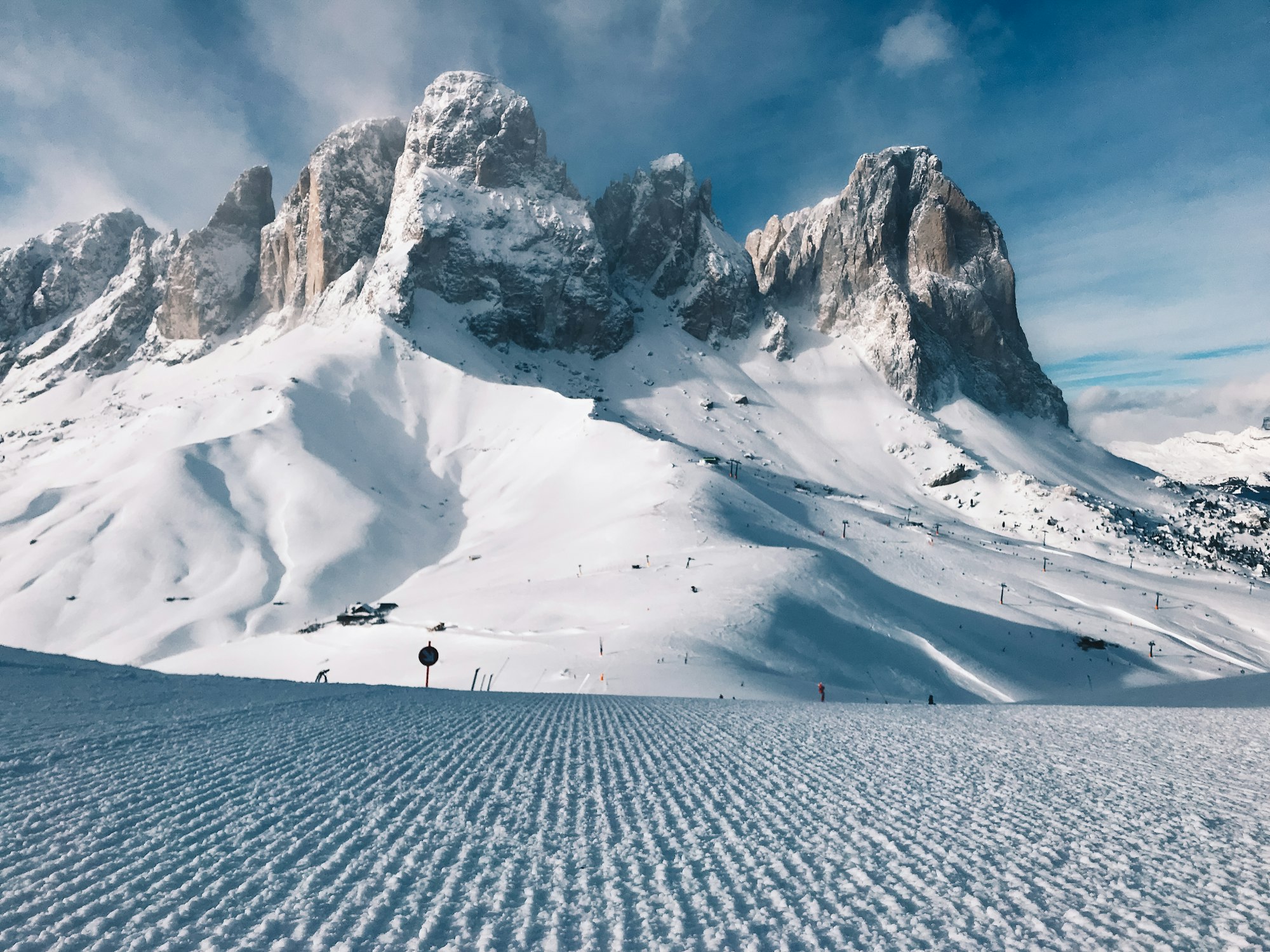 Skiers Make Incredible Rescue