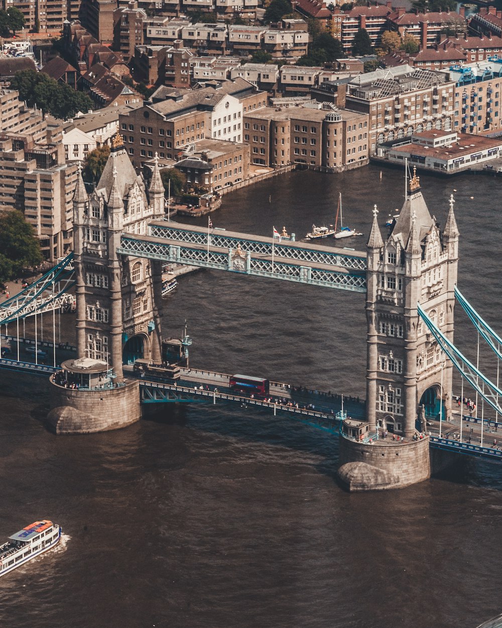 Tower Bridge, Londra